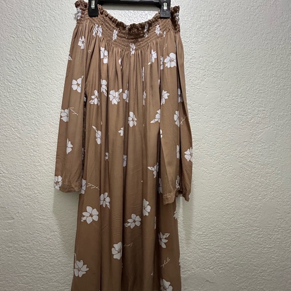 Living Hula Puakenikeni Dress - Picture 2 of 3